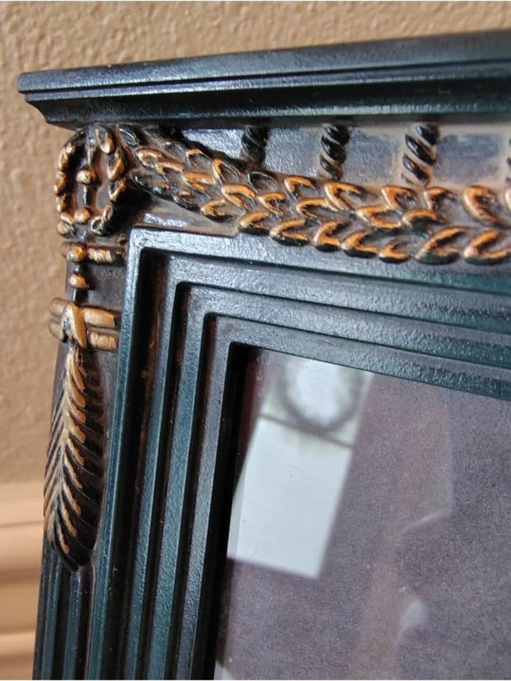 Vtg Baroque Style Picture Frame Green Gold Ornate Victorian Holds 5x7